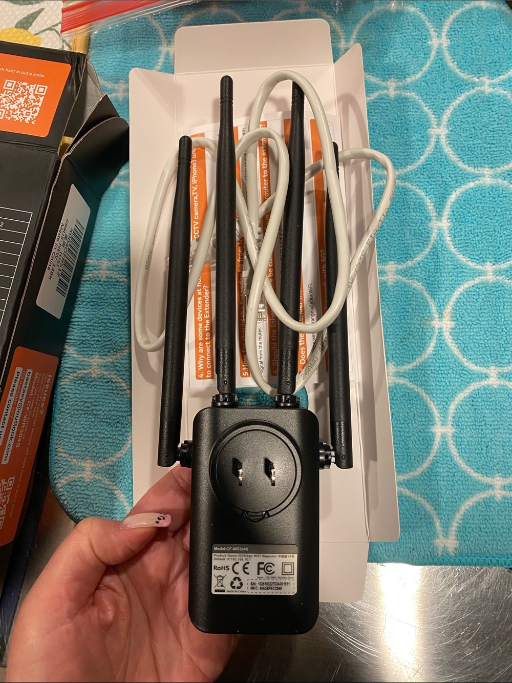 WiFi Range Extender - Picture 3 of 5